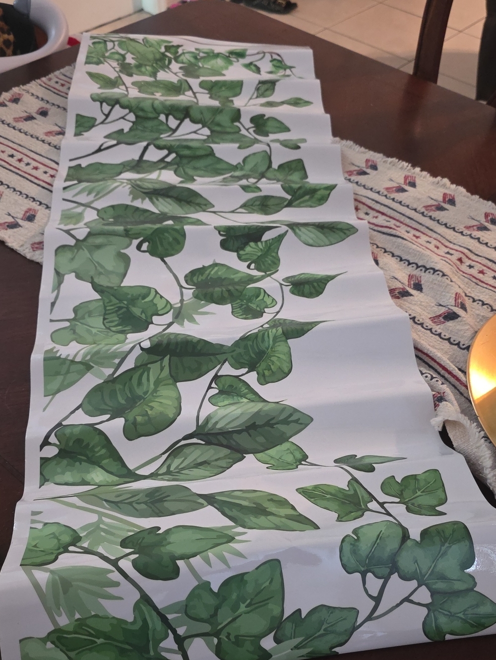 Green Vining Leaf Peel & Stick Wallpaper Panel